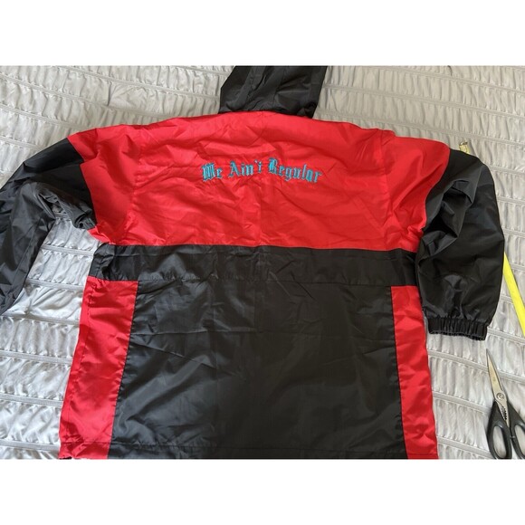 WAR We Ain’t Regular Windbraker 4XL - Picture 5 of 11